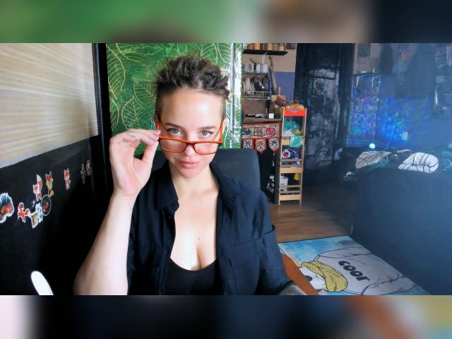 Visit LisaFoxy profile