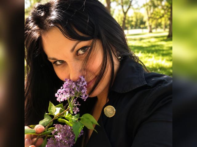 Visit Roxsana profile