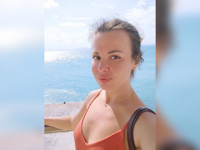 Visit LilianaLu profile