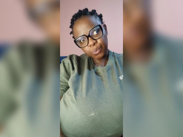 Visit misskimmyxx profile