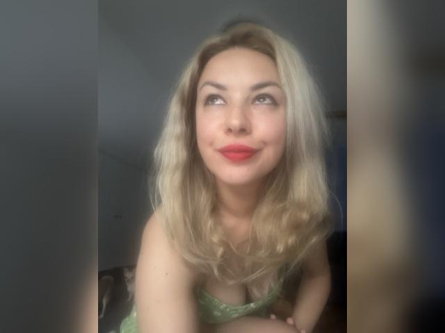 Visit AriannaVey profile