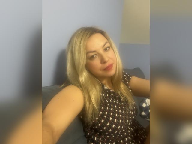 Visit AriannaVey profile