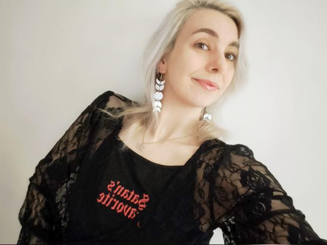 Visit freeanne profile