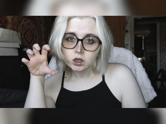 Visit HornyHellen profile