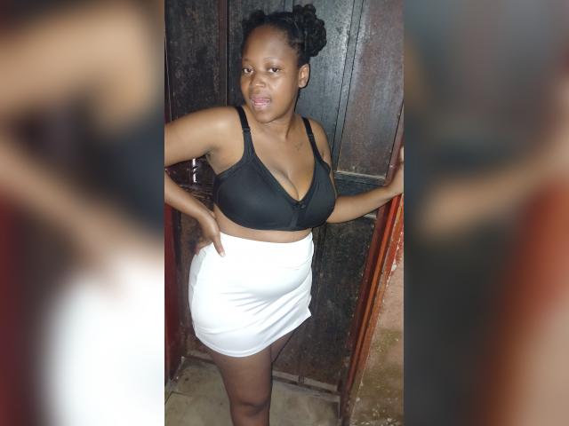 Visit HornyEbony profile