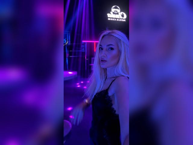 Visit ScarletLuxe profile