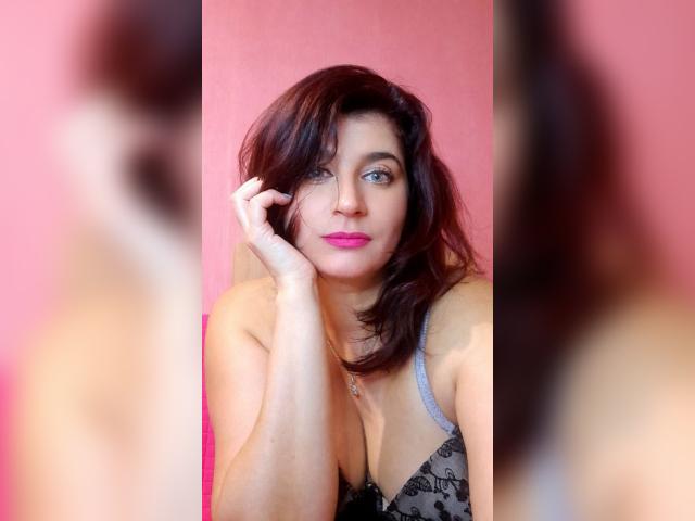 Visit Mia44 profile