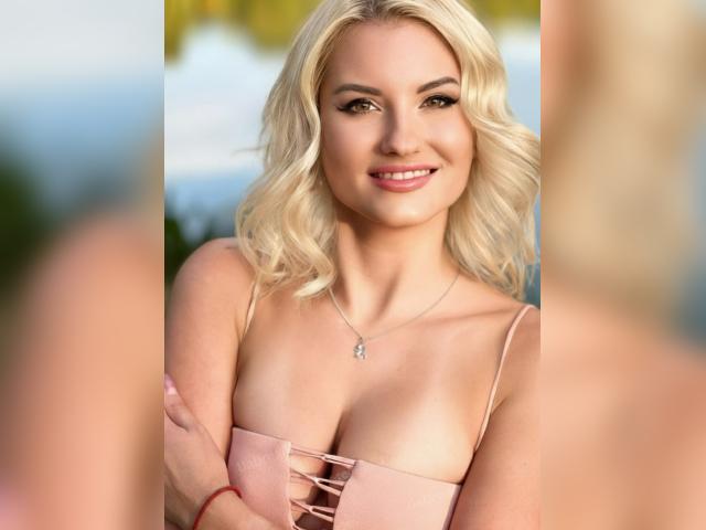 Visit SpicyBlonde25 profile