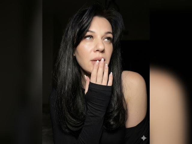 Visit QueenWinds profile