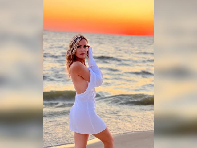 Visit LinaLina7777 profile