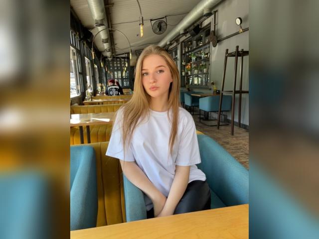 Visit Juicypeach777 profile