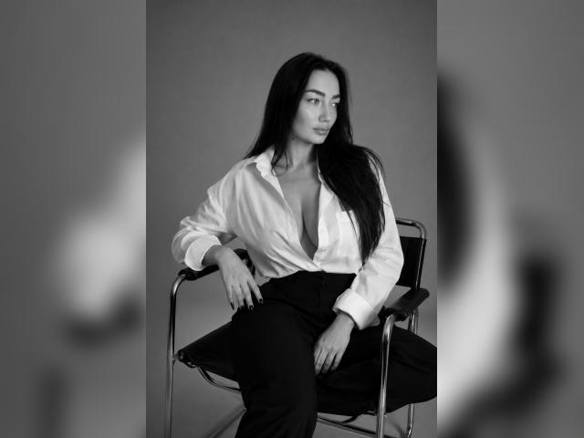 Visit MiaRiley profile