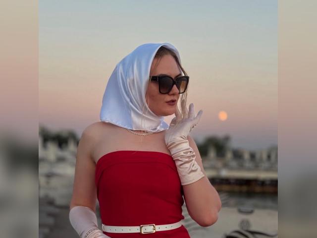 Visit xVelvetDaisy profile
