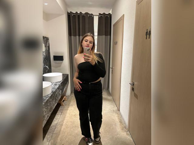 Visit AlisaLove profile
