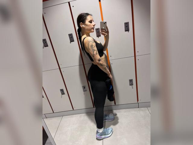 Visit KellyWoods profile