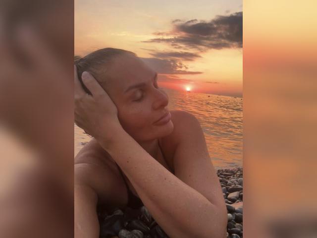 Visit WonderfulWoman profile
