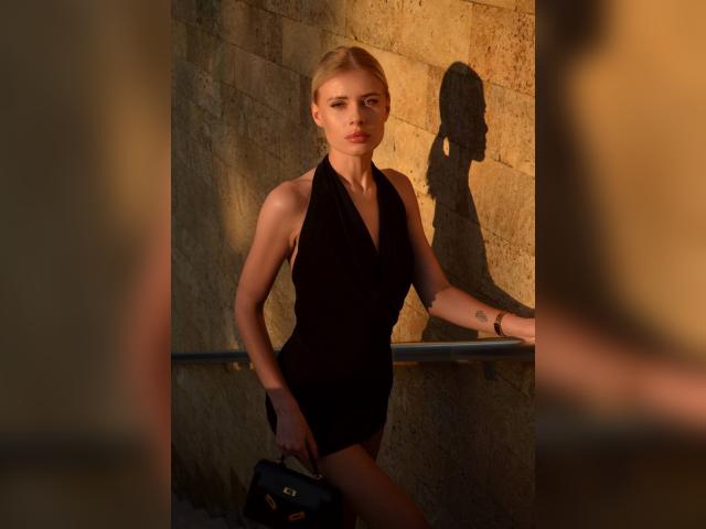 Visit LolaMuse01 profile