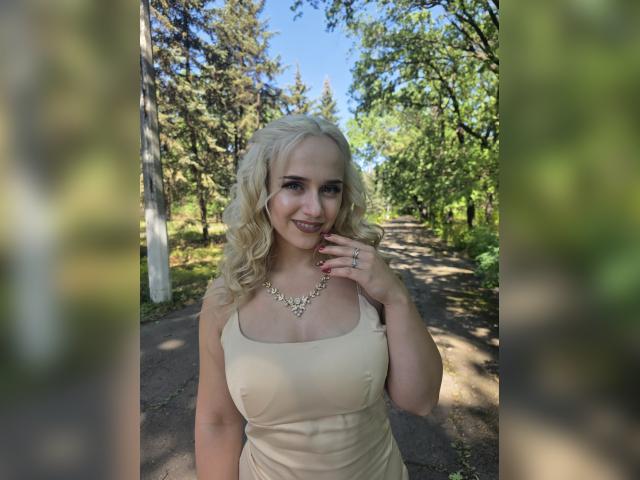 Visit Sloanne profile