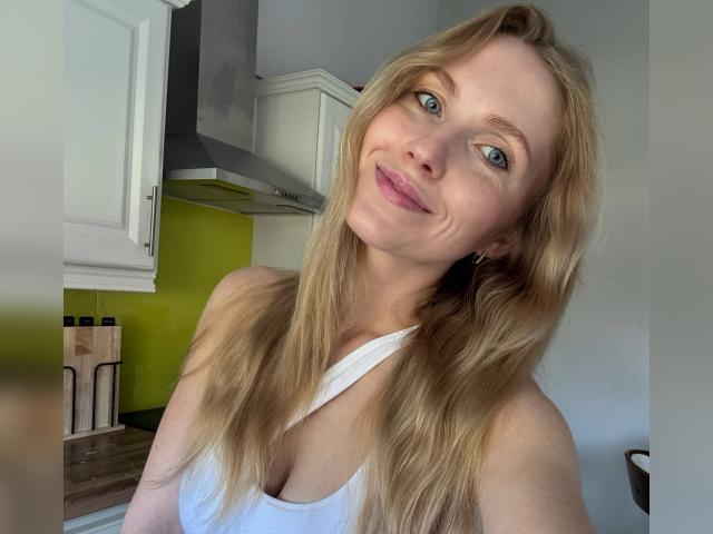 Visit Luscious profile