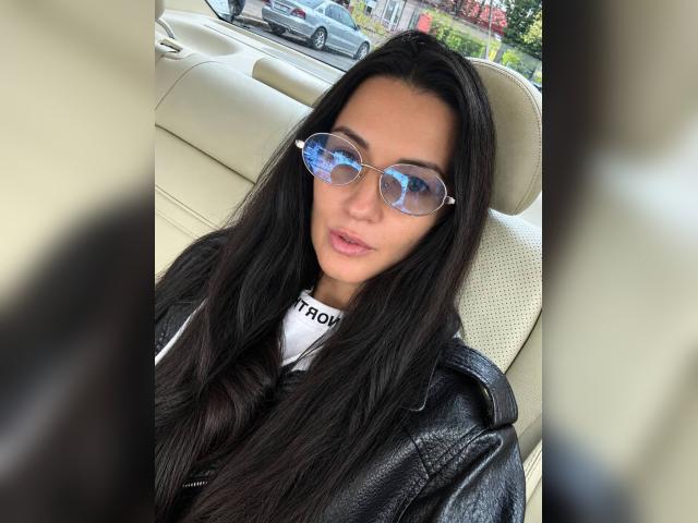 Visit Jassmine profile