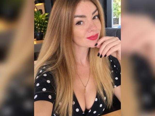 Visit EmiliaLynn profile