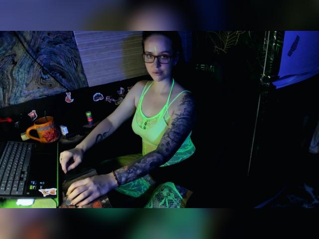 Visit LisaFoxy profile