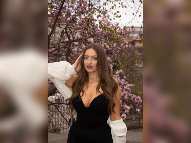 Visit Attractiveone profile