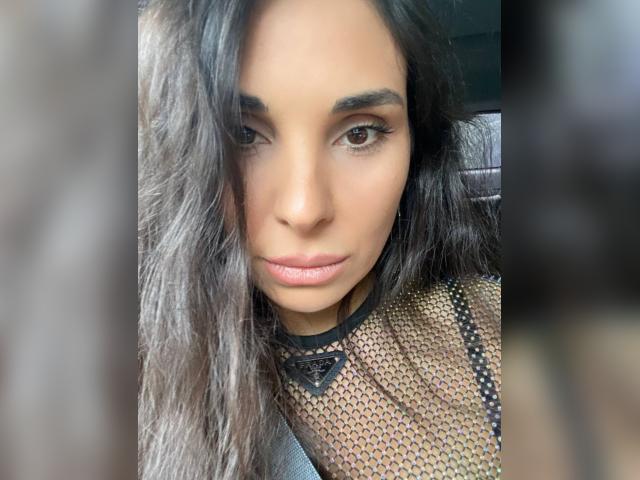 Visit VelmoraVenomms profile