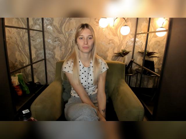 Visit LauraPurr profile