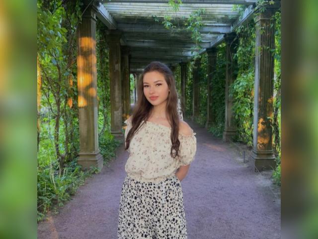 Visit CruellaReign profile