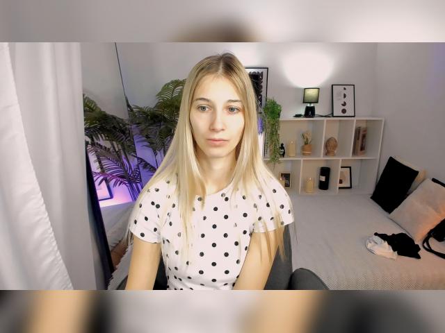 Visit LauraPurr profile