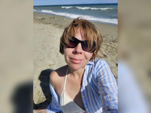 Visit Dinara profile
