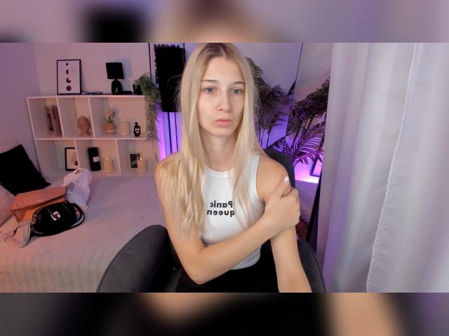 Visit LauraPurr profile