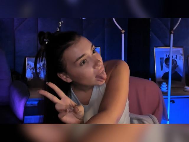 Visit KiaraKiy profile