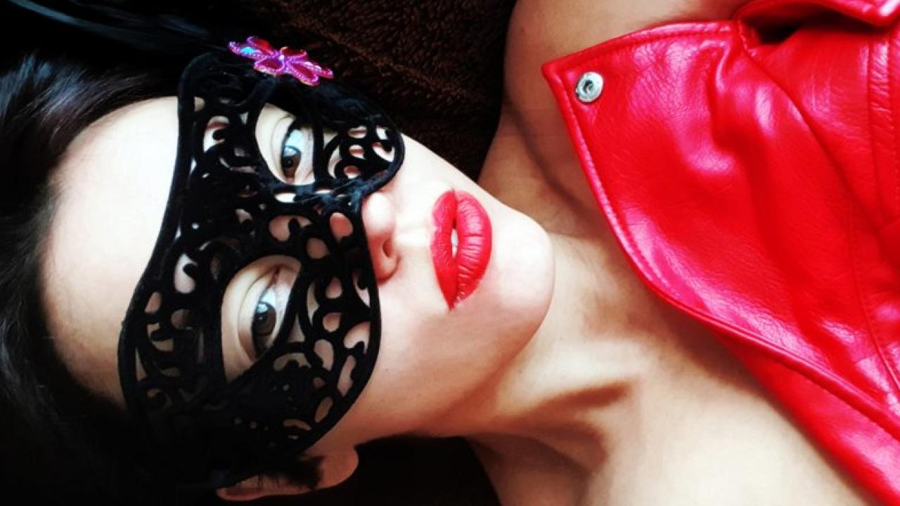Webcam chat profile for Domna