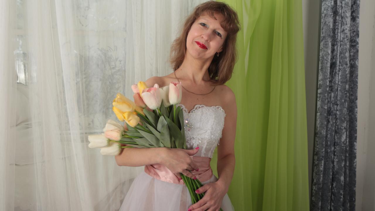 Webcam chat profile for ladyFire45: Outfits