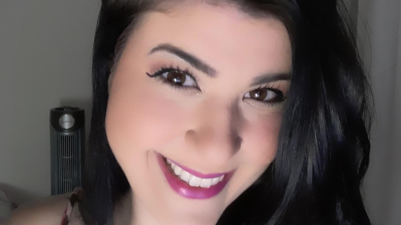 Webcam chat profile for QueenDommenique: Strip-tease