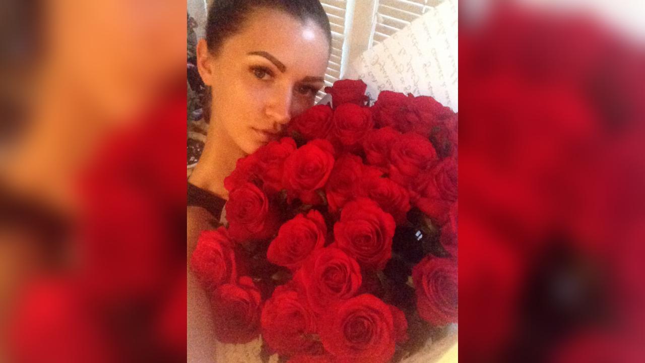 Webcam chat profile for funnyhotblondy: Kissing