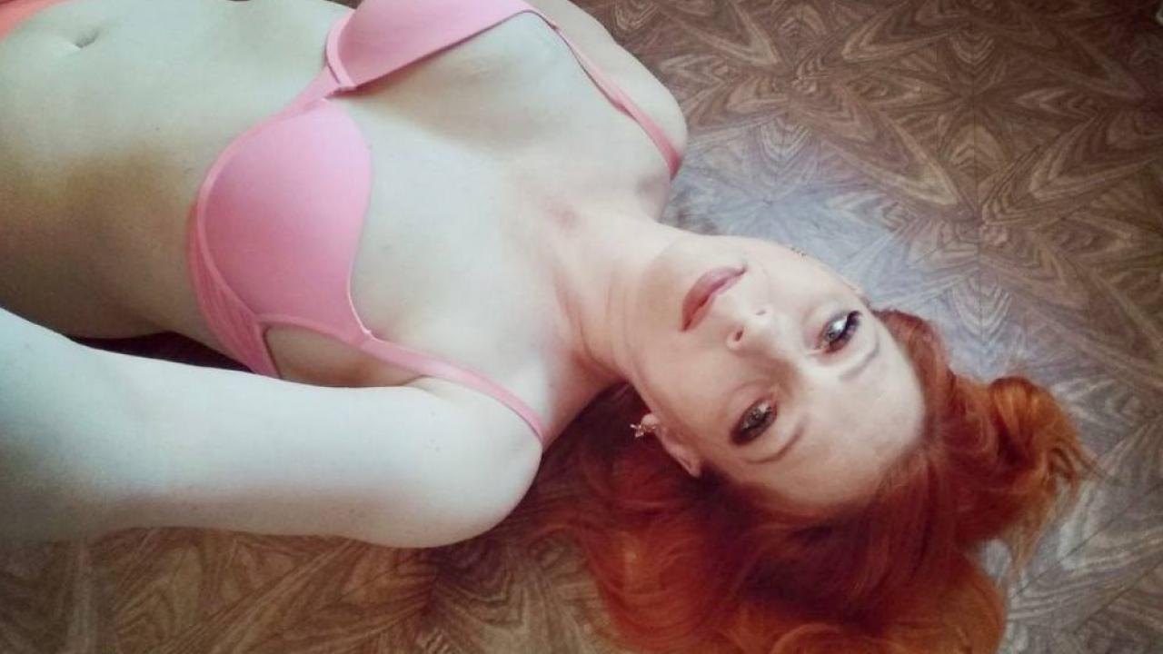 Webcam chat profile for HotMood0
