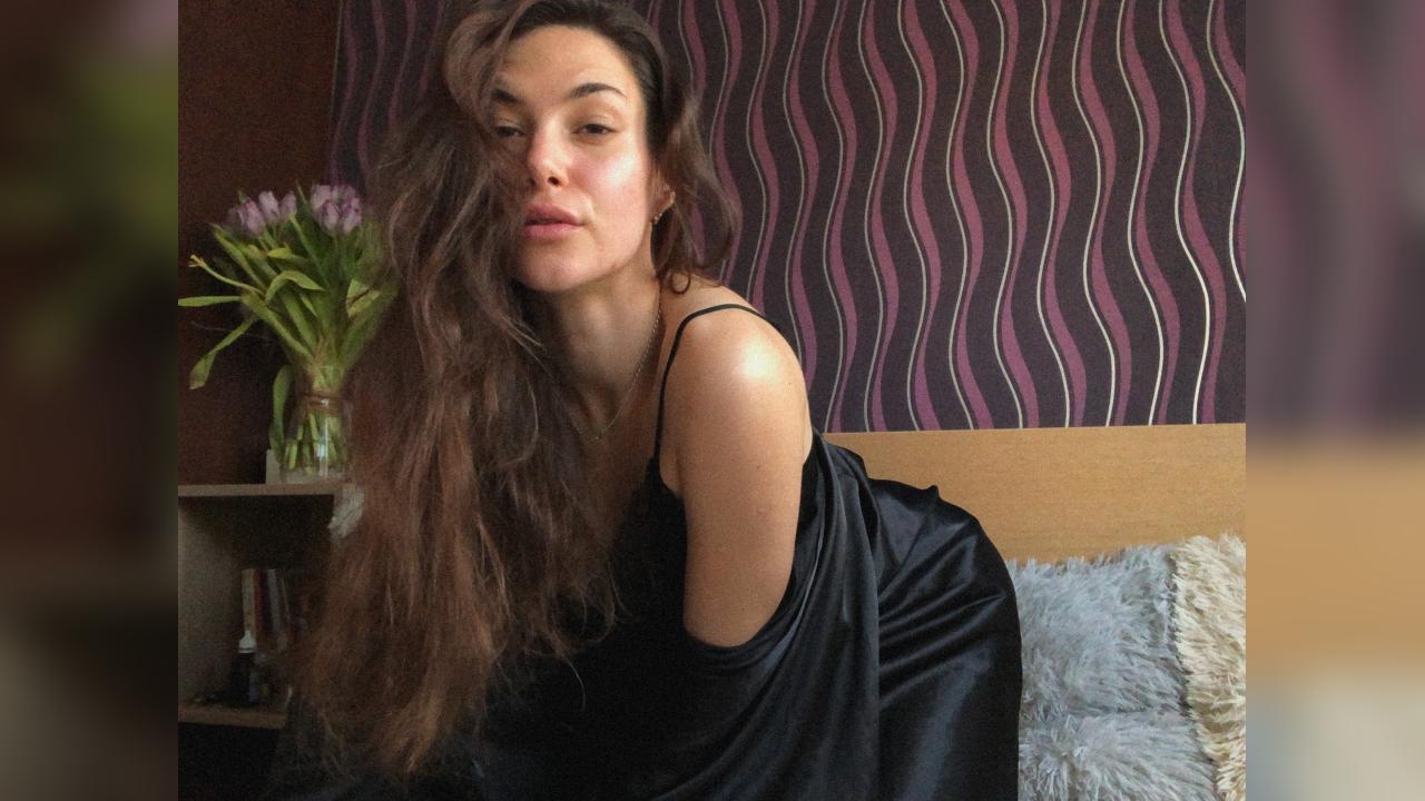 Webcam chat profile for SweetVallery1: Exhibition