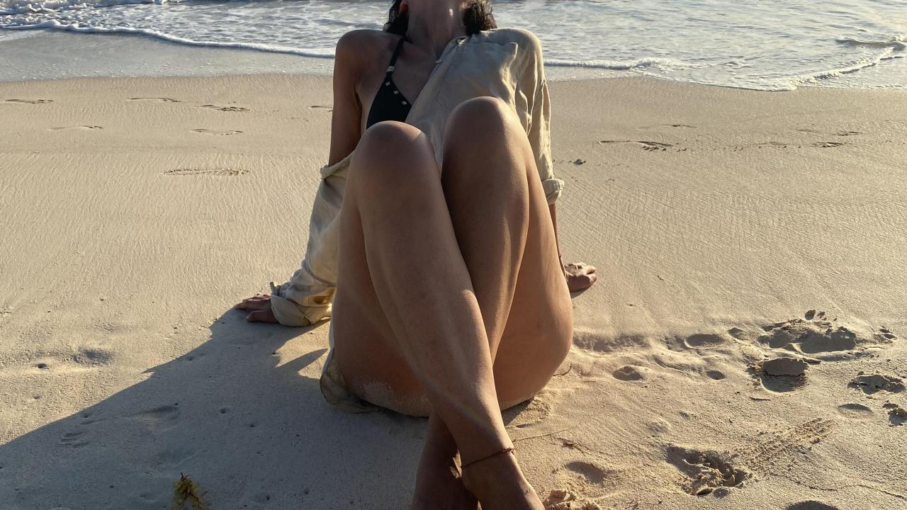 Webcam chat profile for 08Kleo: Legs, feet & shoes