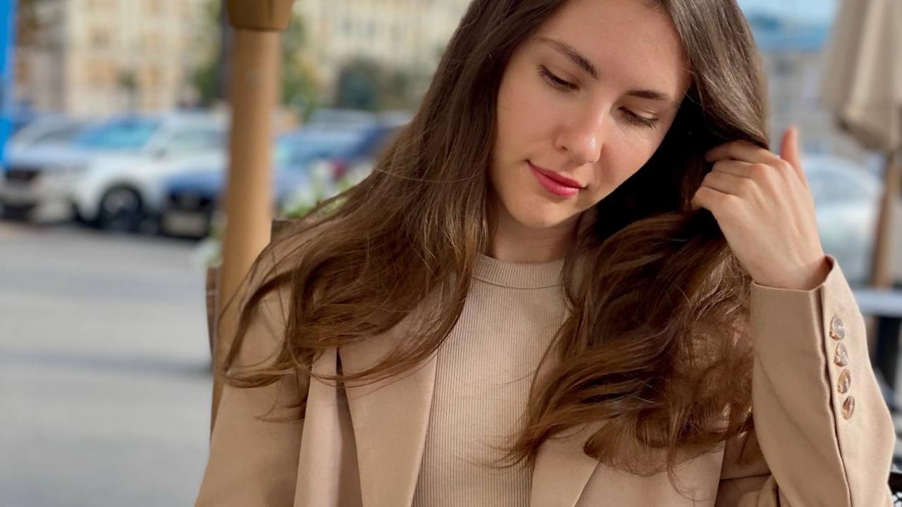 Webcam chat profile for ShyFlower: Cooking