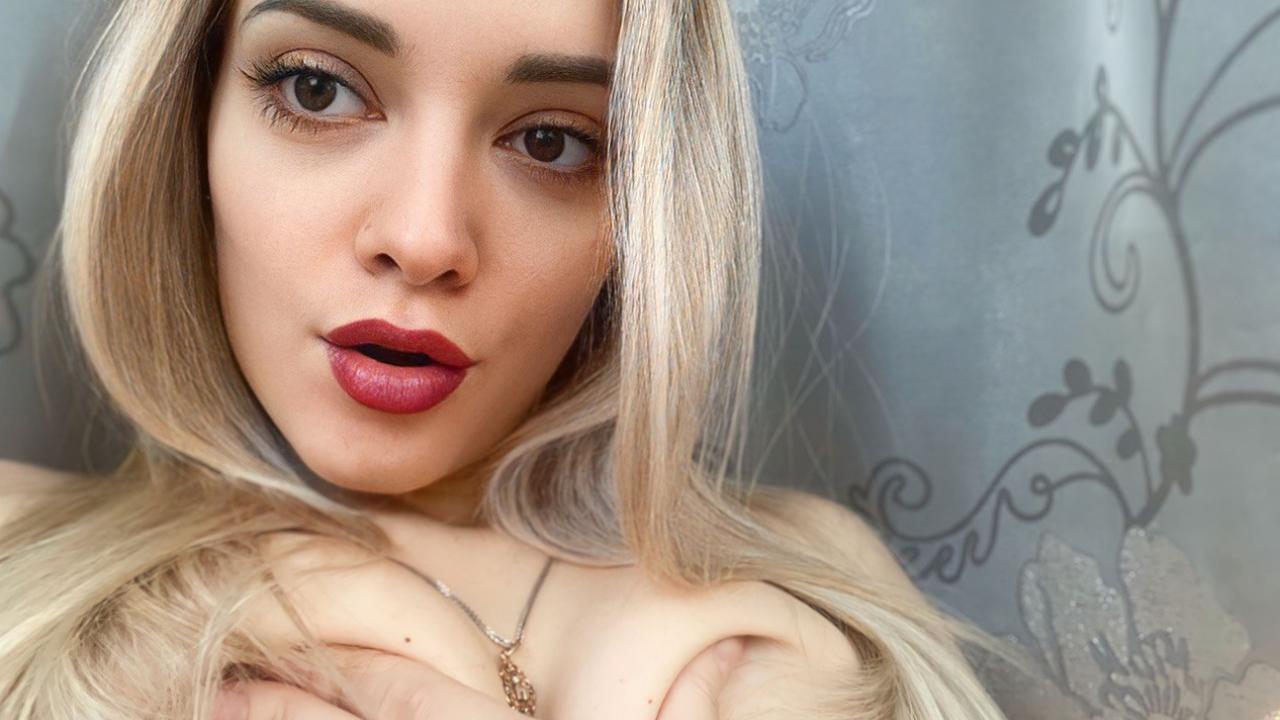 Webcam chat profile for lollyjull: Bondage & discipline