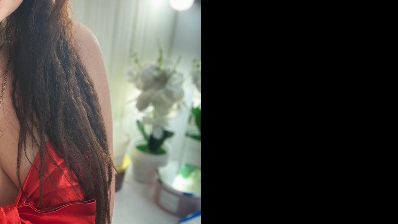 Webcam chat profile for Amanda2018: Legs, feet & shoes