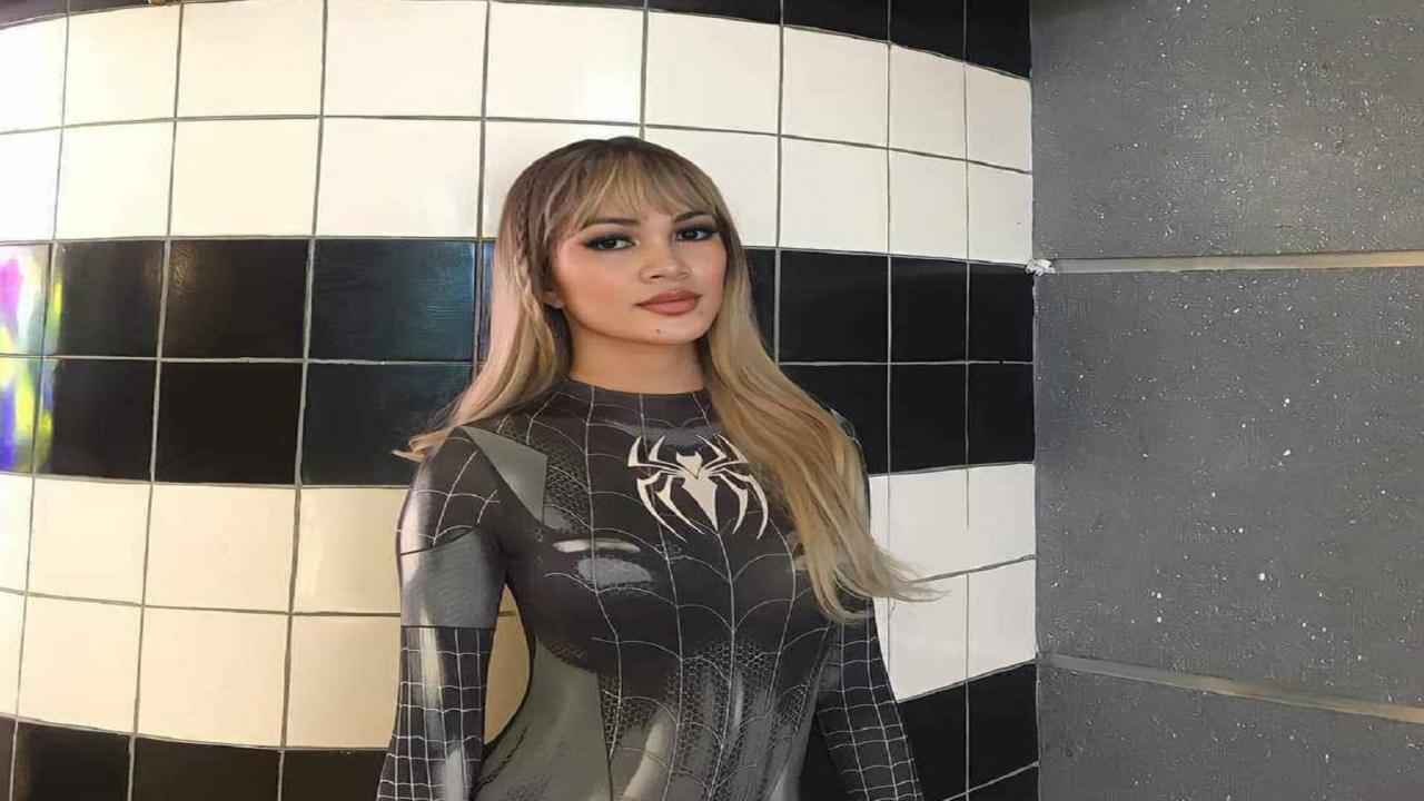 Webcam chat profile for InocentSexTs: Bondage & discipline