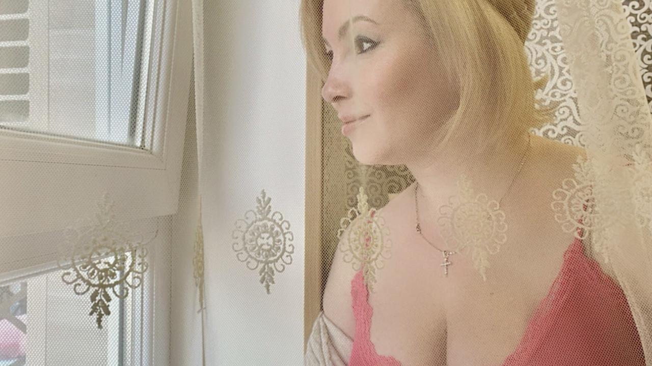 Webcam chat profile for OrchideLove: Ask about my other interests