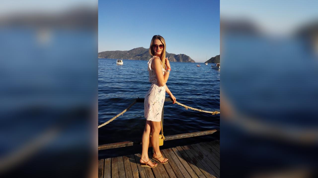 Webcam chat profile for MilaKim: Smoking