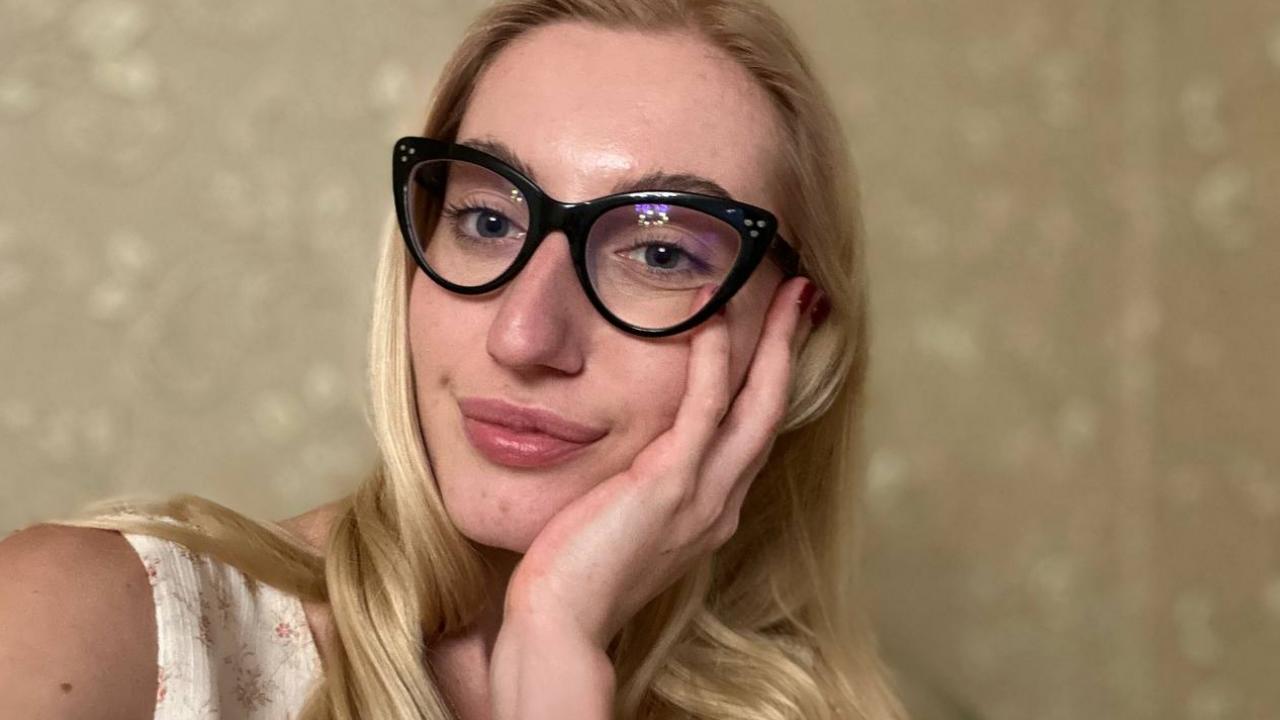 Webcam chat profile for Cutieblonde: Dancing