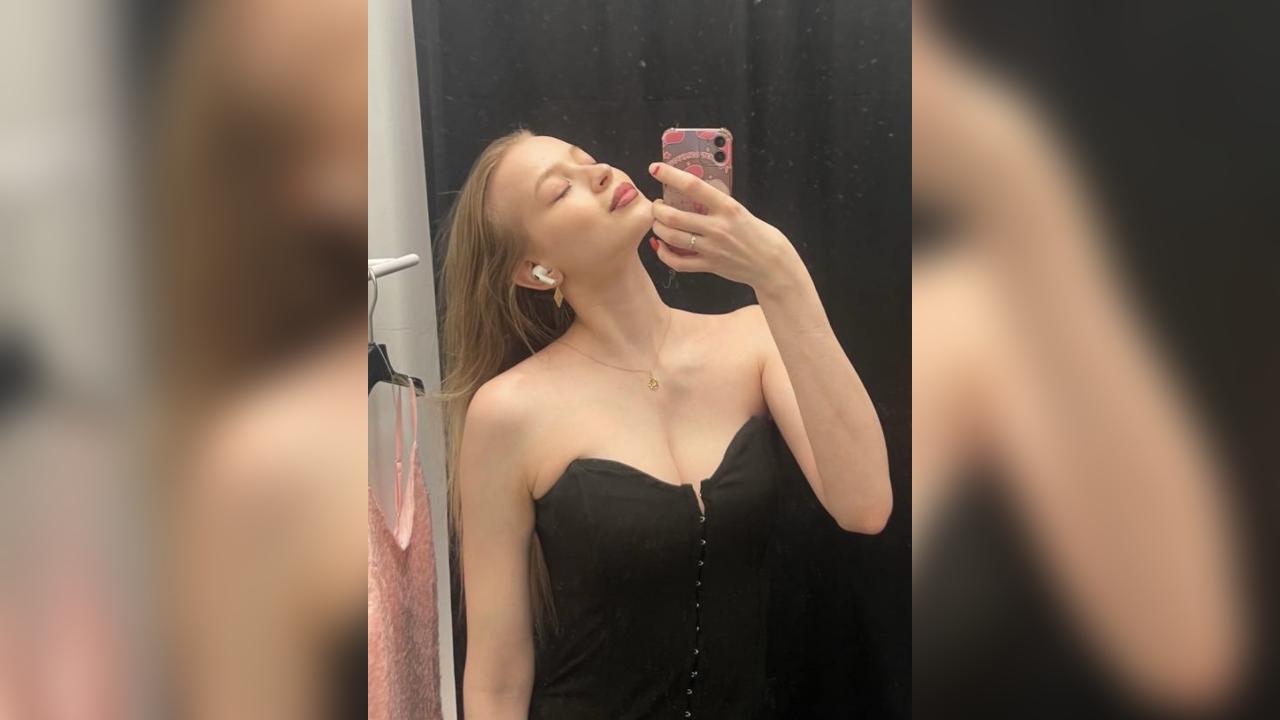 Webcam chat profile for AphroditeWOW