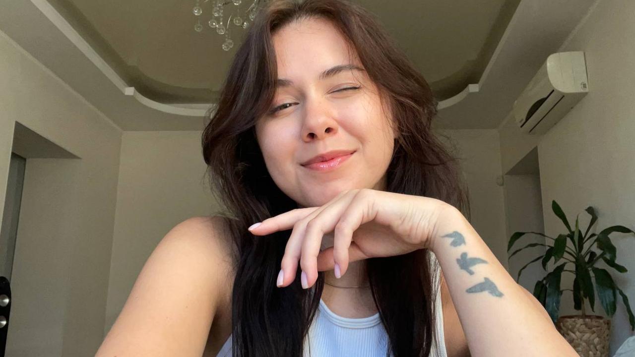 Webcam chat profile for Biniana: Ask about my Hobbies